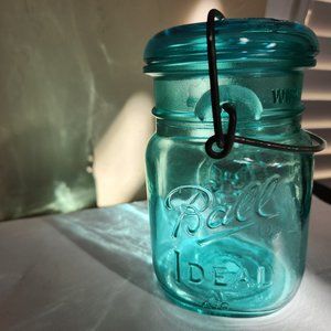Vintage Ball Ideal blue glass mason jar with lid!
